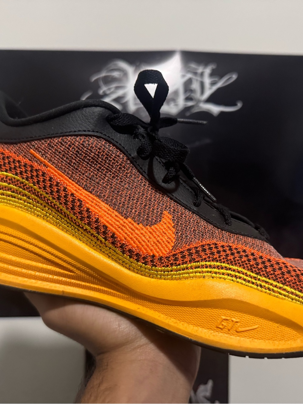 Nike G.T. Hustle Academy Orange Flyknit
Size 11 men - Picture 2 of 11